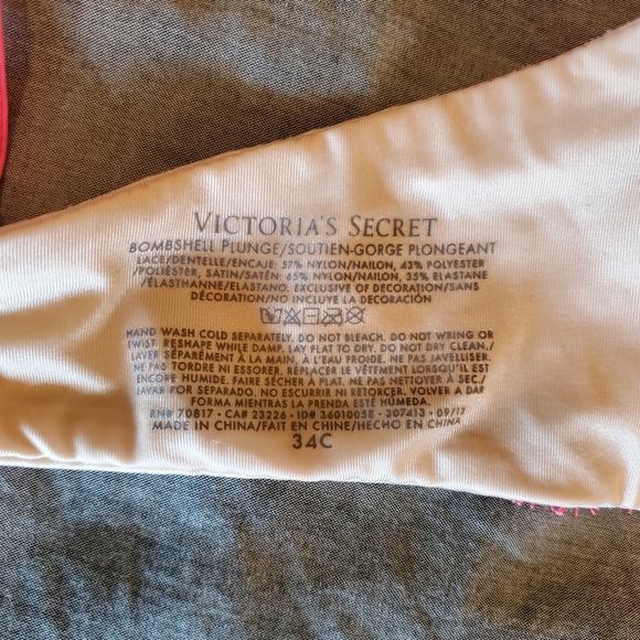 Victoria's secret Bombshell Bra - Picture 3 of 3